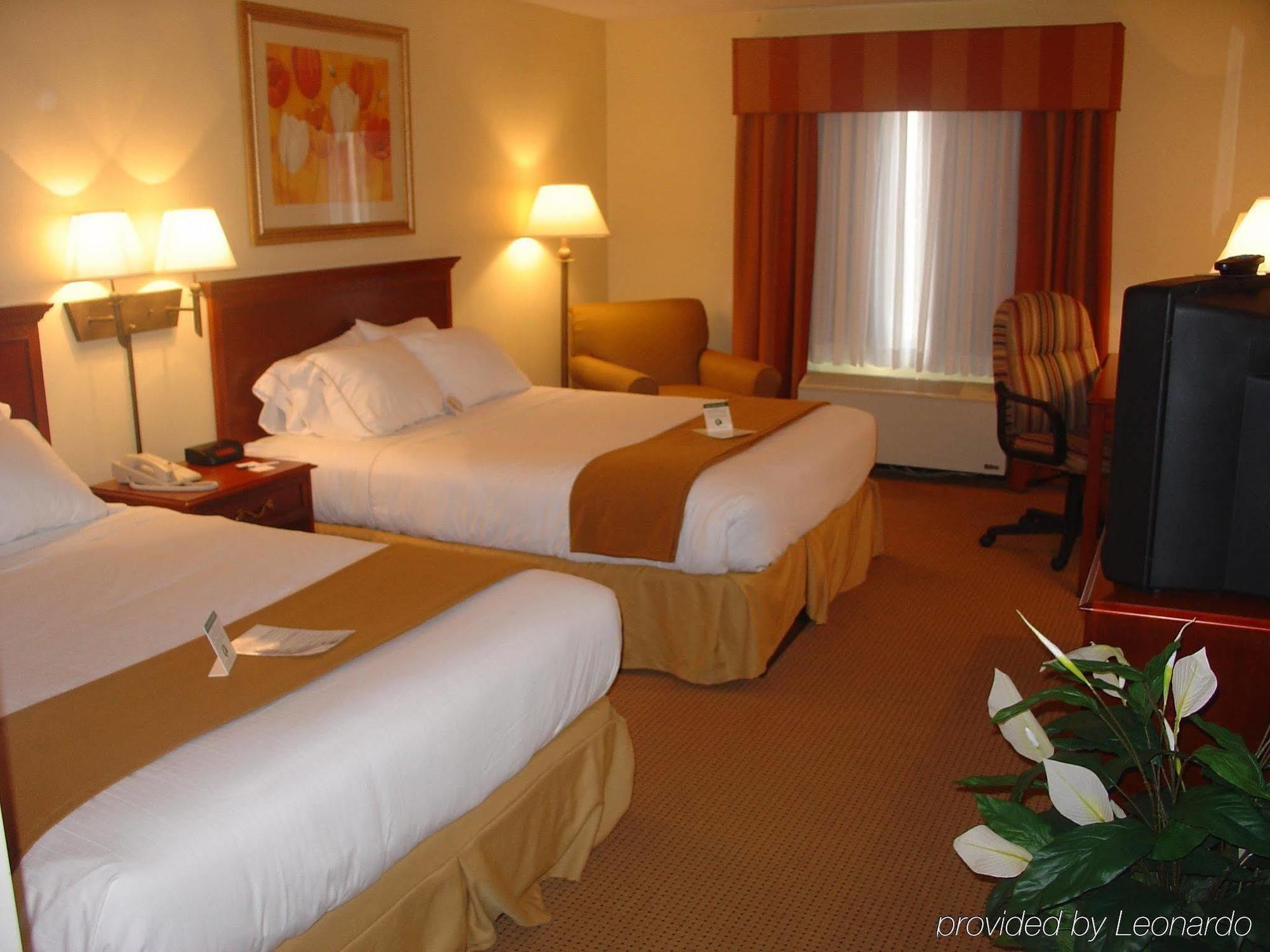 Holiday Inn Express & Suites - Muncie, An Ihg Hotel Exterior photo